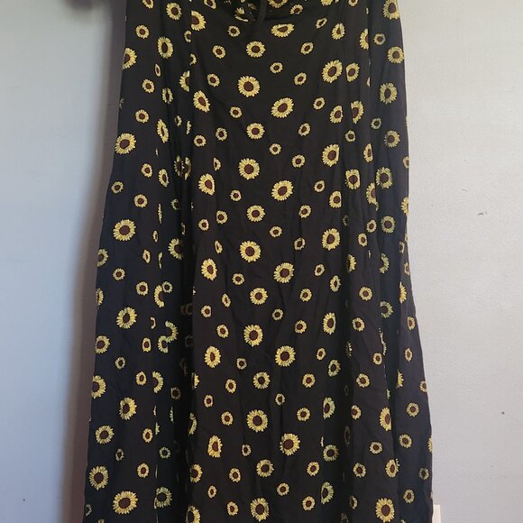 Front tie Sunflower Maxi dress - Picture 4 of 6